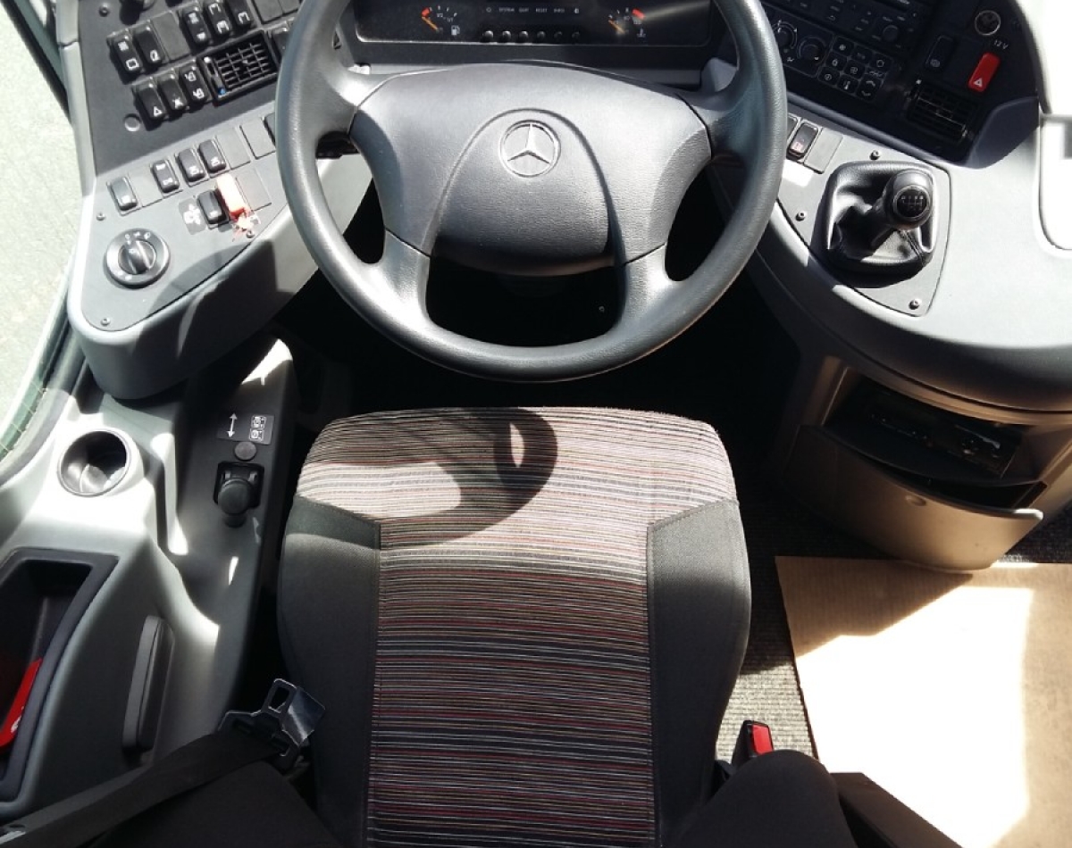 STI centre autocars
